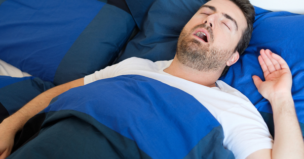 Ngừng thở khi ngủ có thể khiến lão hóa não, sa sút trí tuệ và đột quỵ