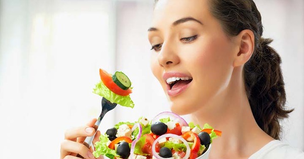 10 thực phẩm cân bằng nội tiết tố ở nữ giới rất dễ kiếm nhưng hay bị bỏ qua